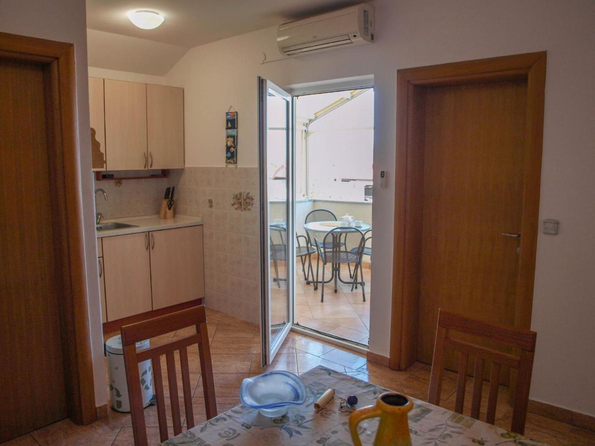 Kristi Apartment Complex Near The Sandy Beach - By Ta Leut Agency Privlaka  Bagian luar foto